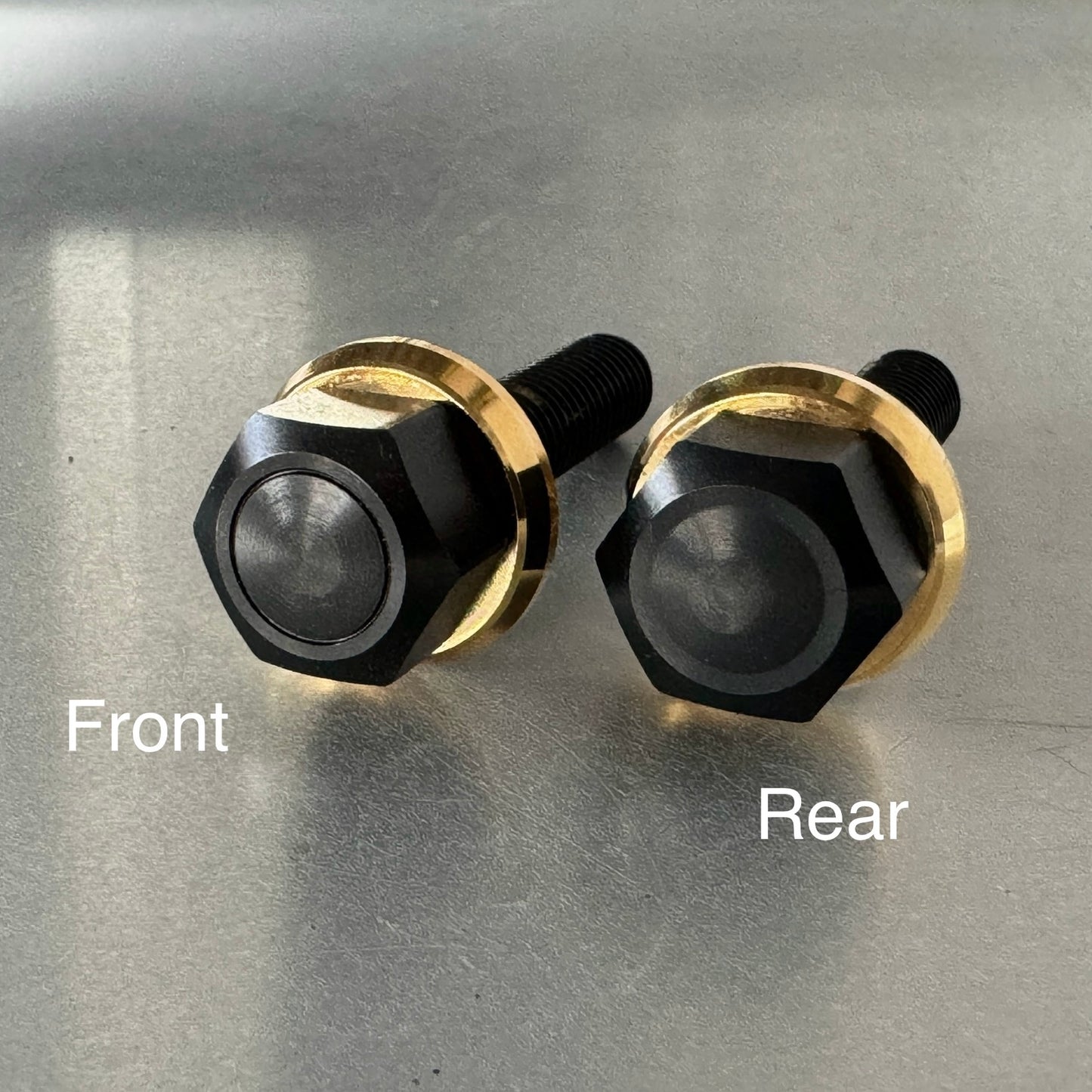 15M8Bolt Black/Black