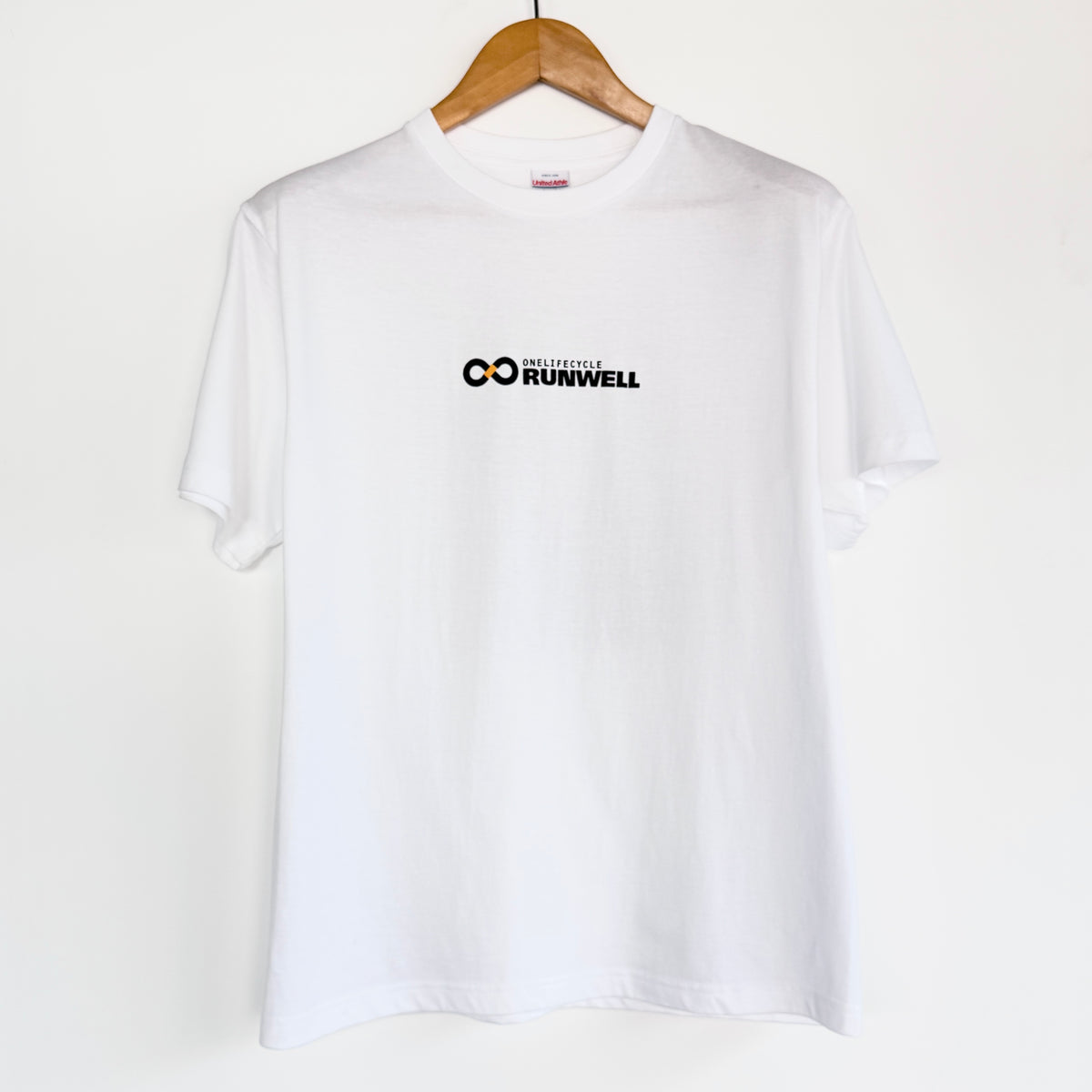 Released on May 20th] Collab LOGO T-shirt – RUNWELL